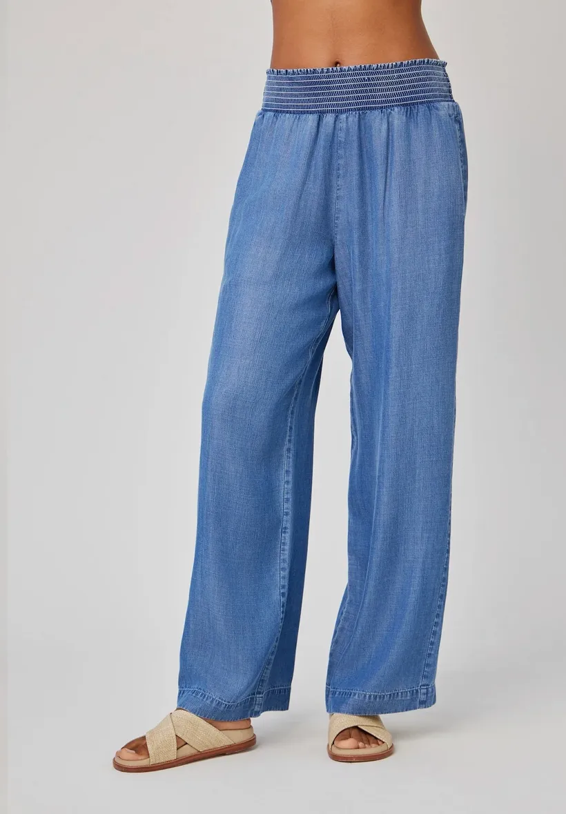 Bella Dahl Smocked Waist Wide Leg Pant - Moonlit Haze Wash