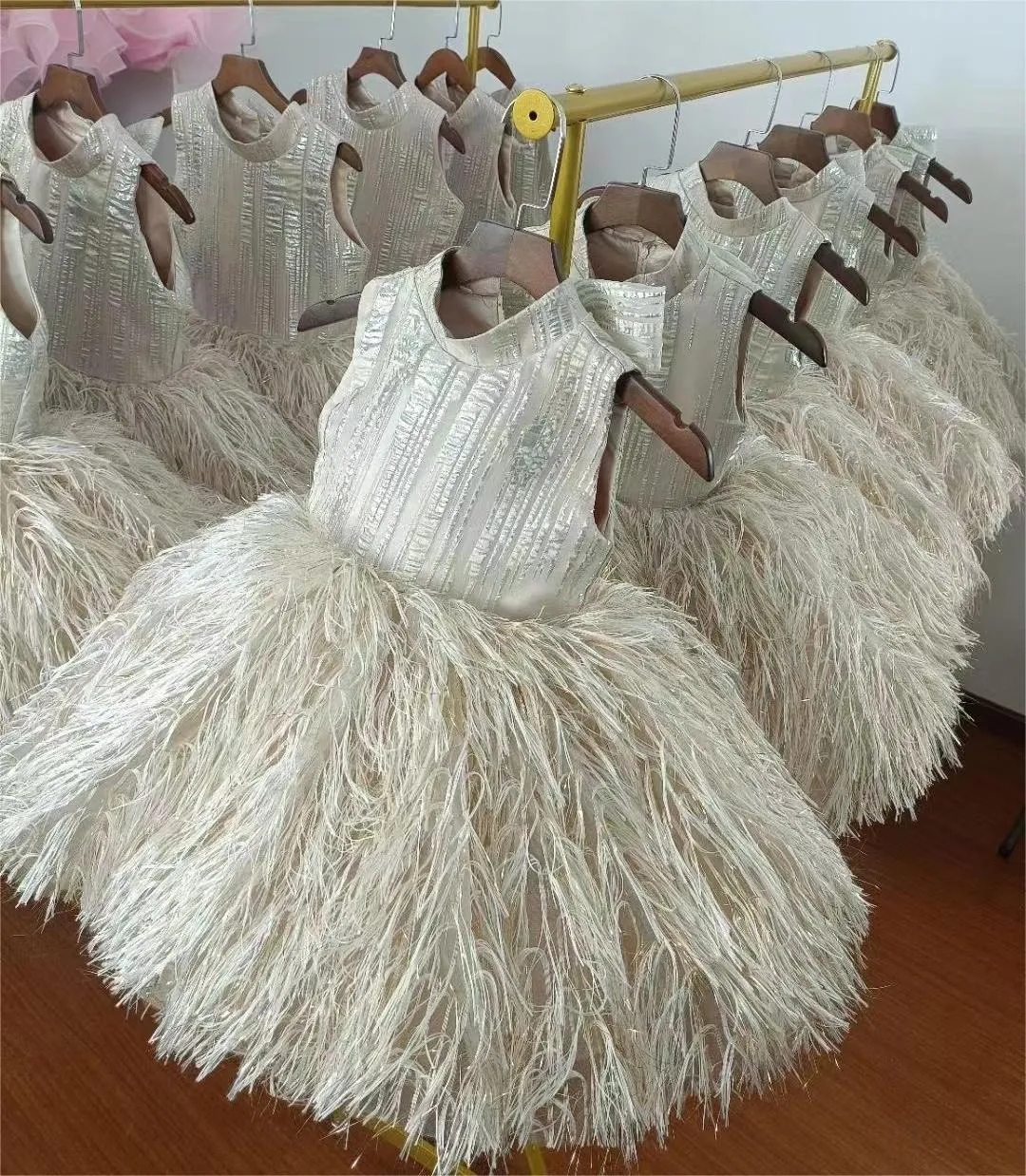 Elegant flower Dress Feather Baby Wedding party Princess dress Colors can be customized