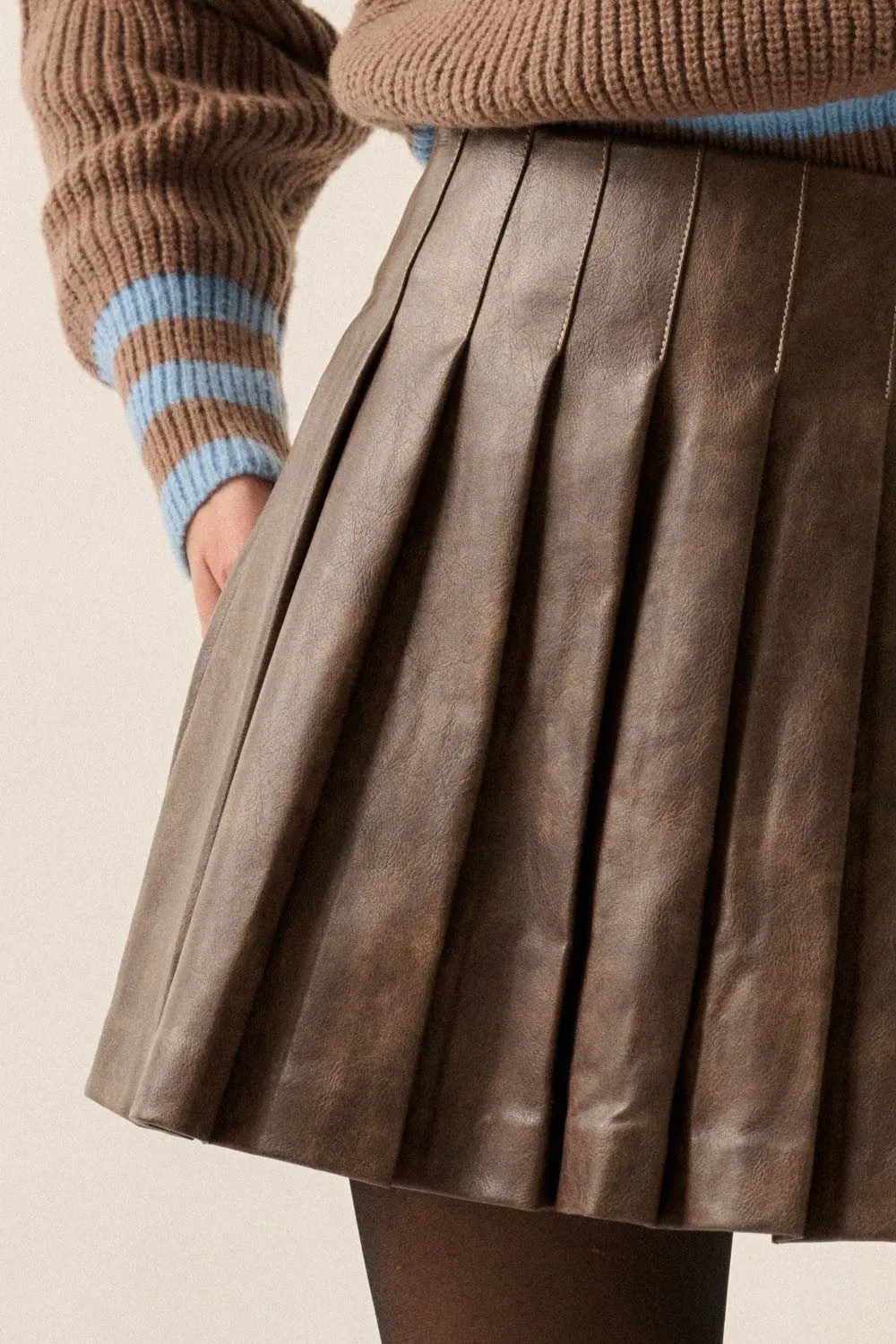 Faux Leather Pleated Mini Skourt