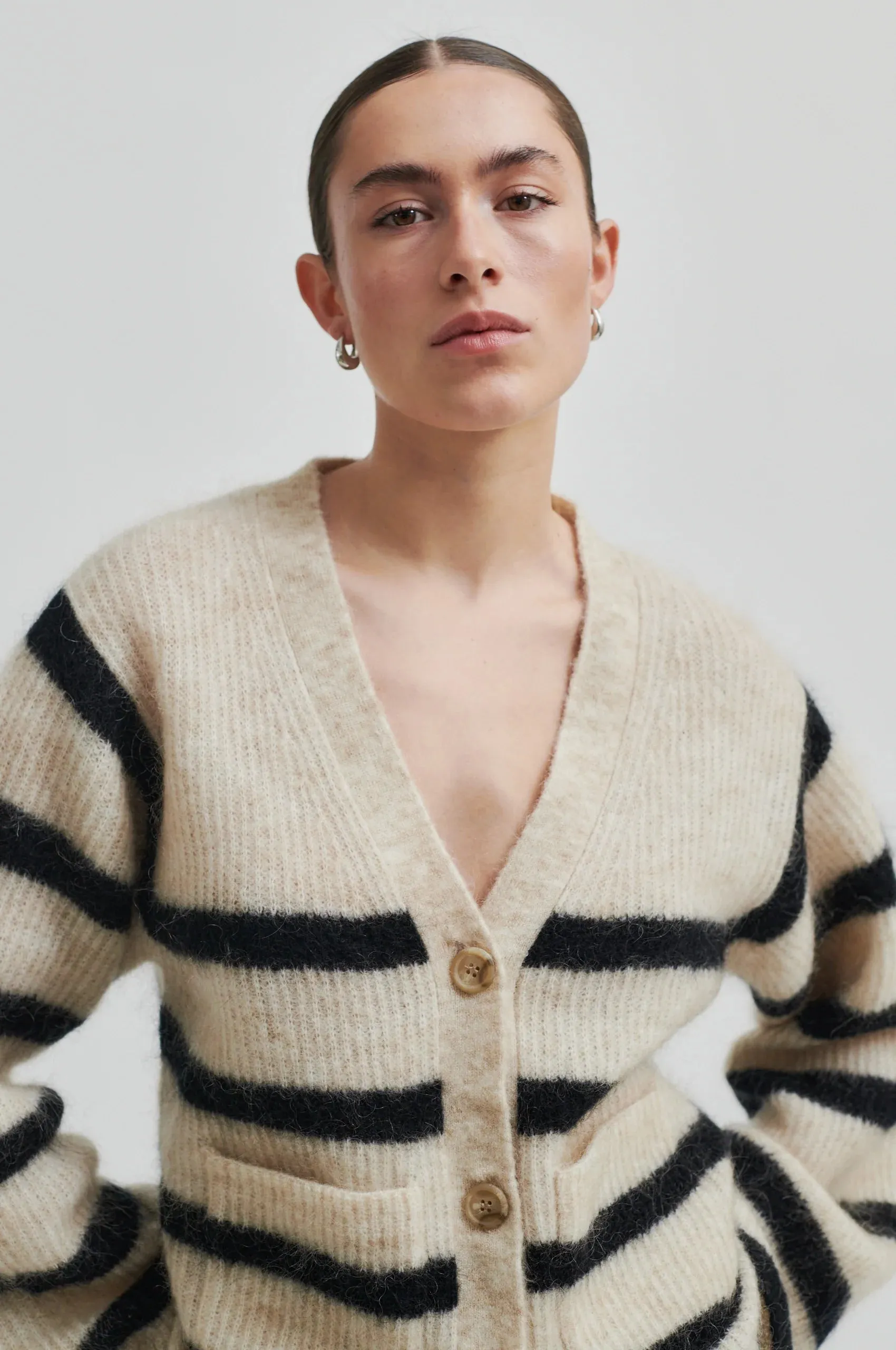 Ovalis Cardigan Brazilian Sand