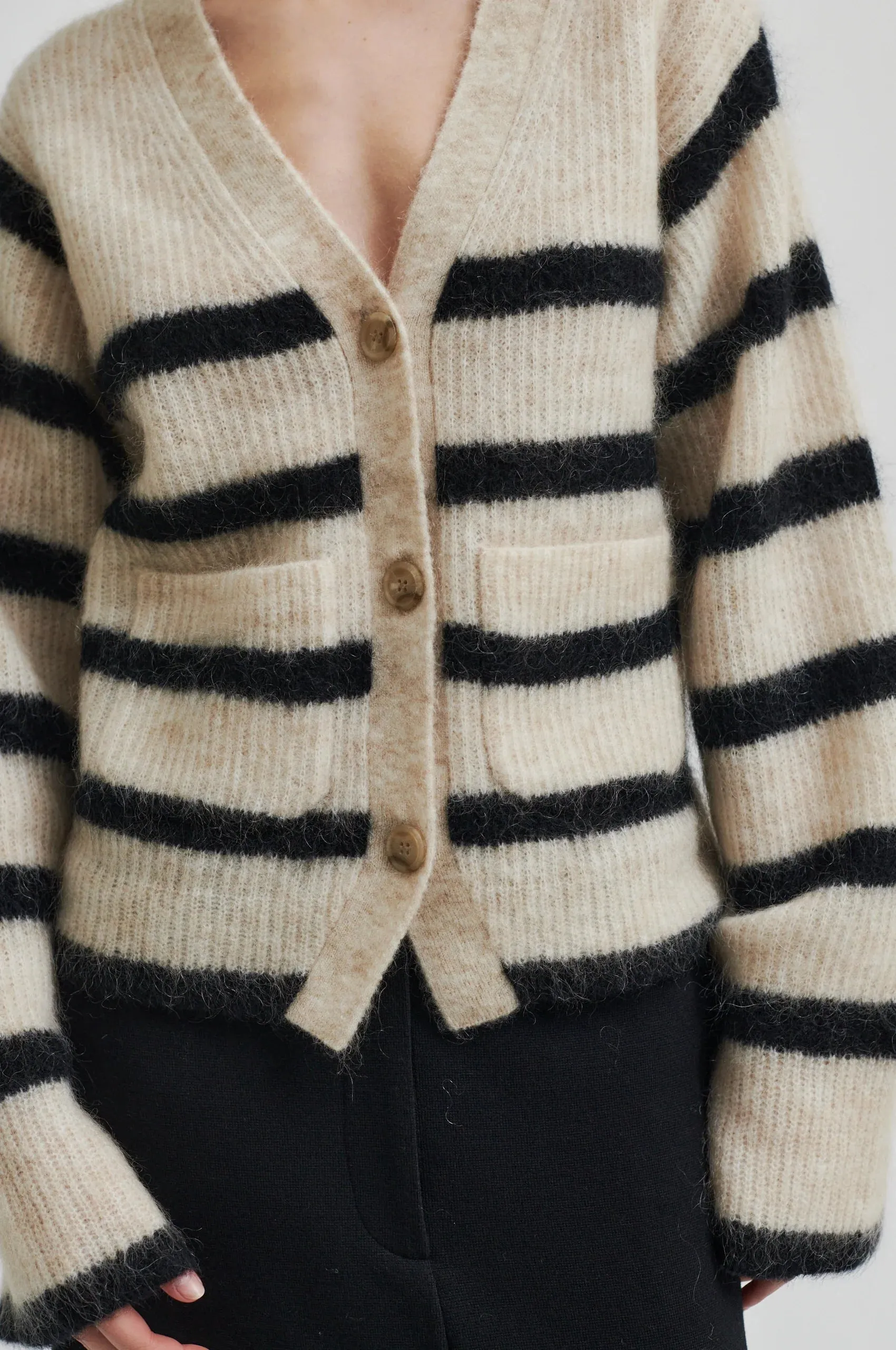 Ovalis Cardigan Brazilian Sand