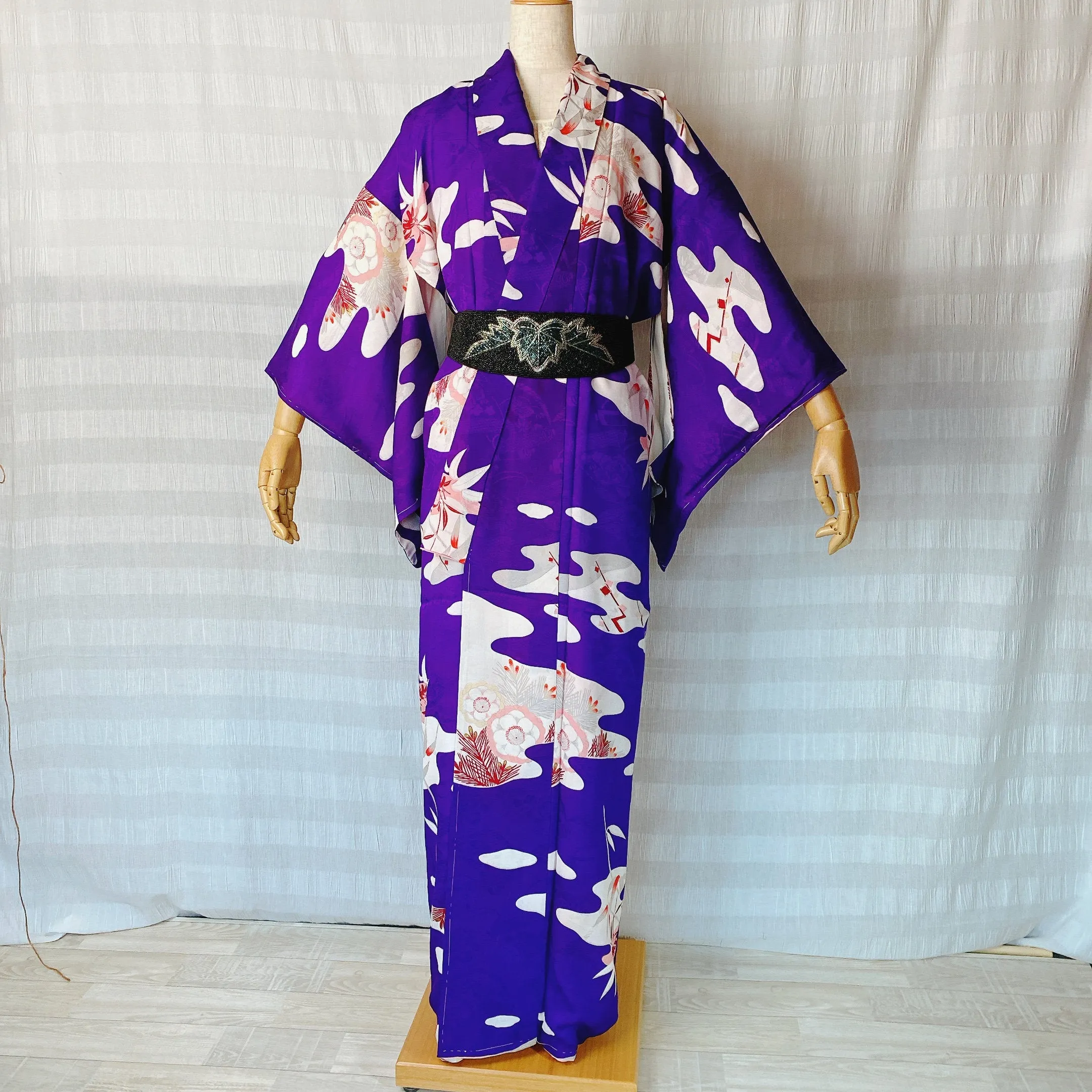 Purple Japanese Kimono, Floral, Clouds, Early Showa 1930's, Genuine Antique, Classic decorative fabric, Lounge Wear, Elegance Flower