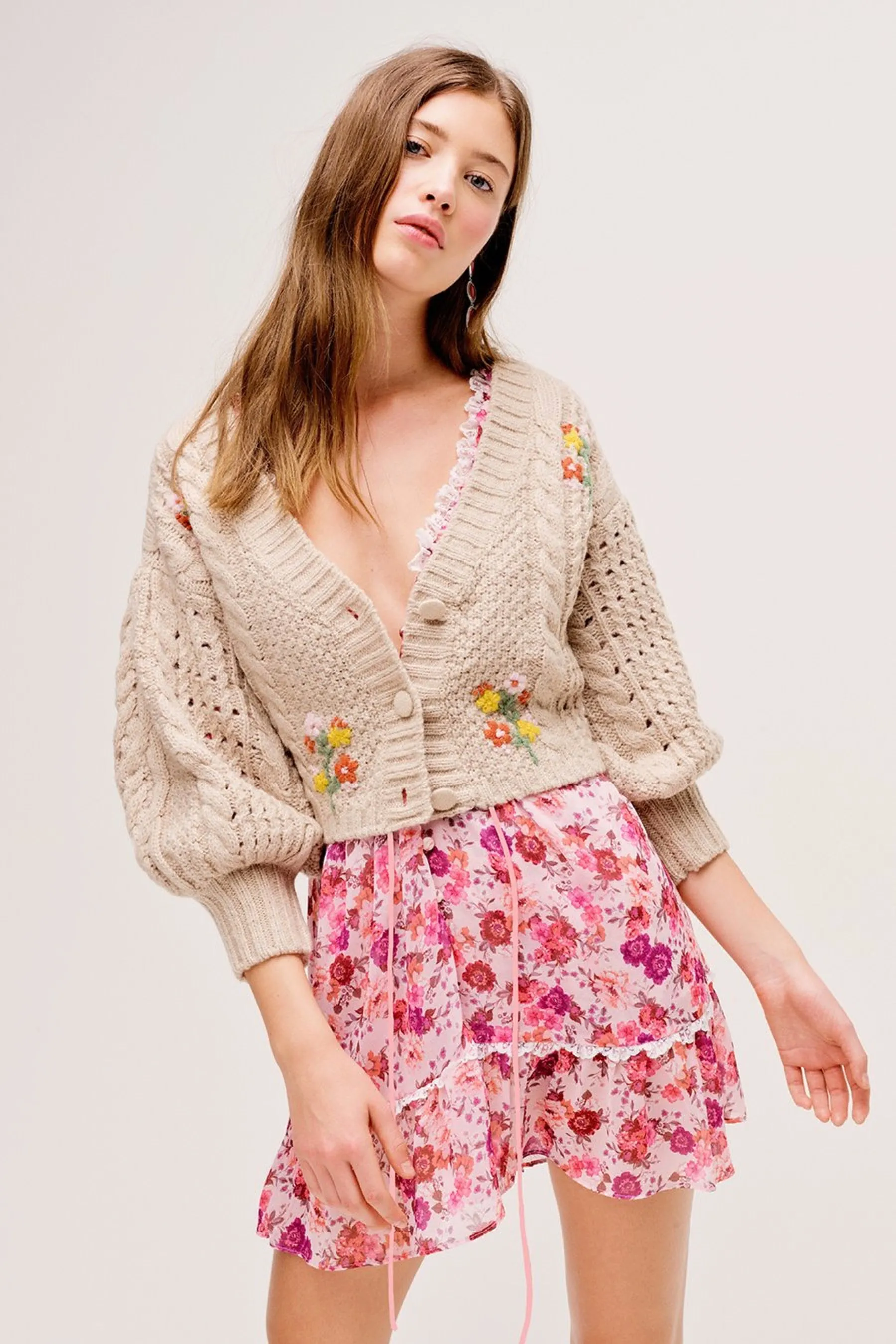 Wheat Amaryllis Cropped Cardigan